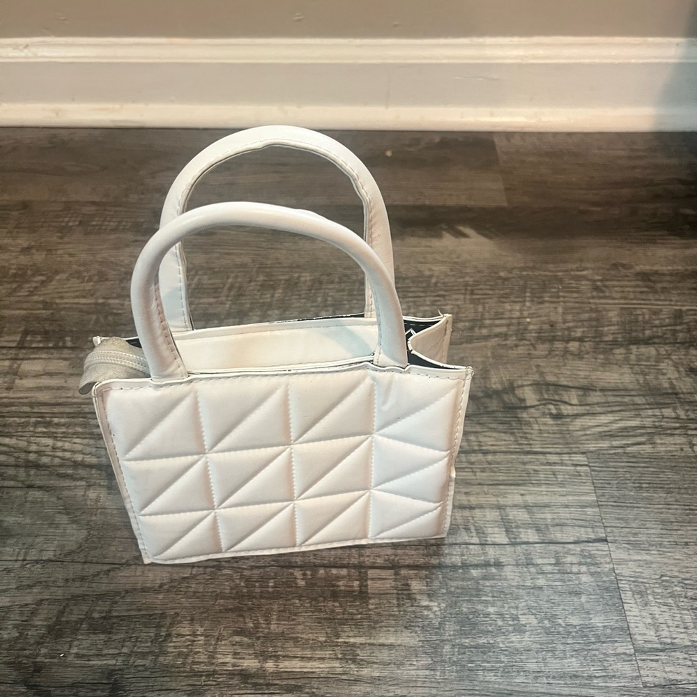 SHEIN White Mini Quilted Bag with Geometric Design